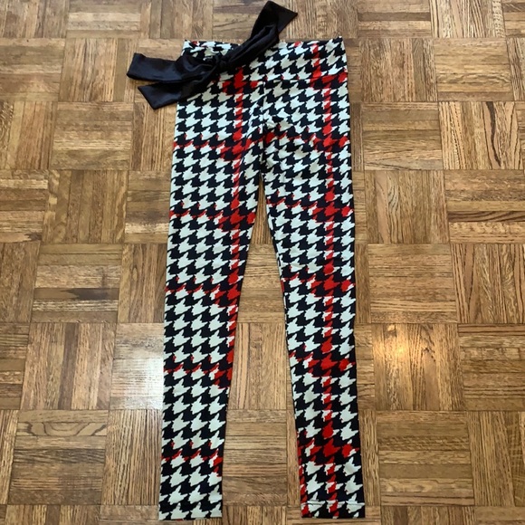 Cute Booty Lounge Pants - Cute Booty Lounge houndstooth leggings.